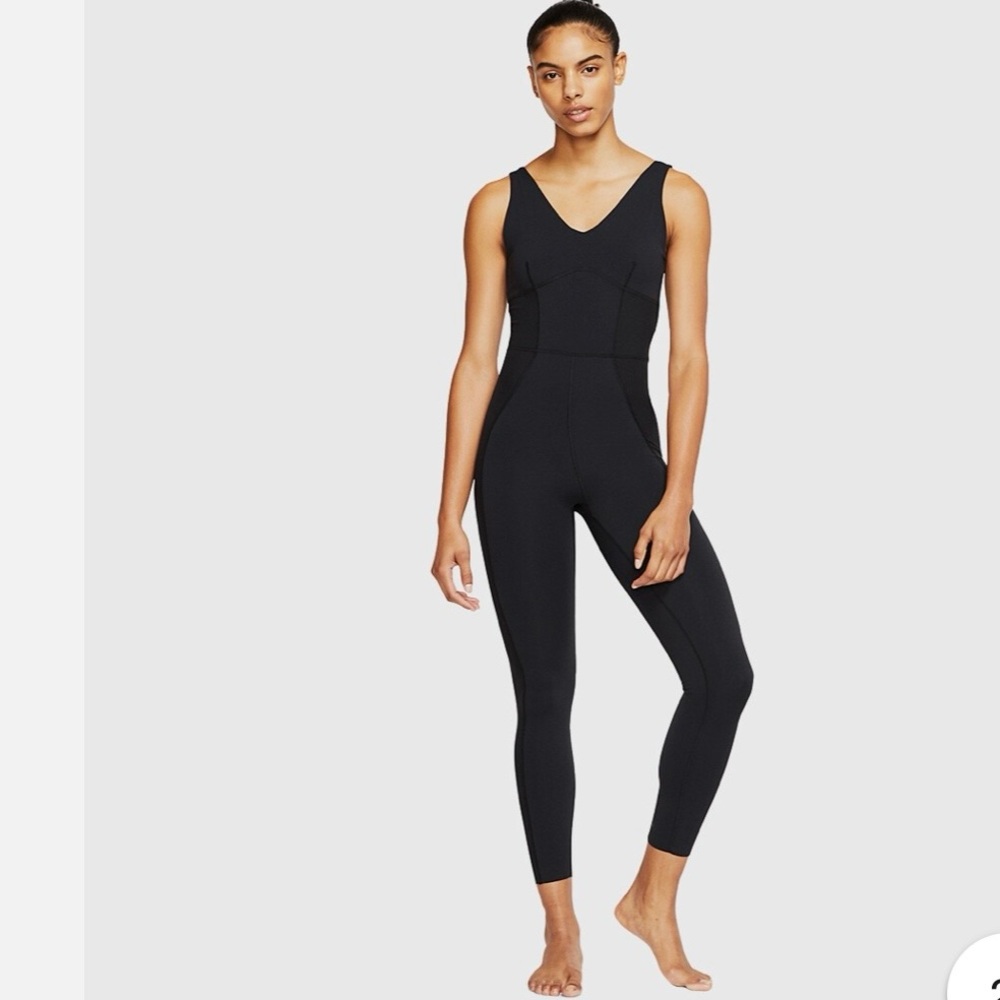 Nike NWT Yoga Everyday DRI-FIT Infinalon Sleeveless Jumpsuit NWT Sz L CJ5272-010